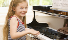Lợi ích của chơi Piano với sự phát triển của trẻ nhỏ